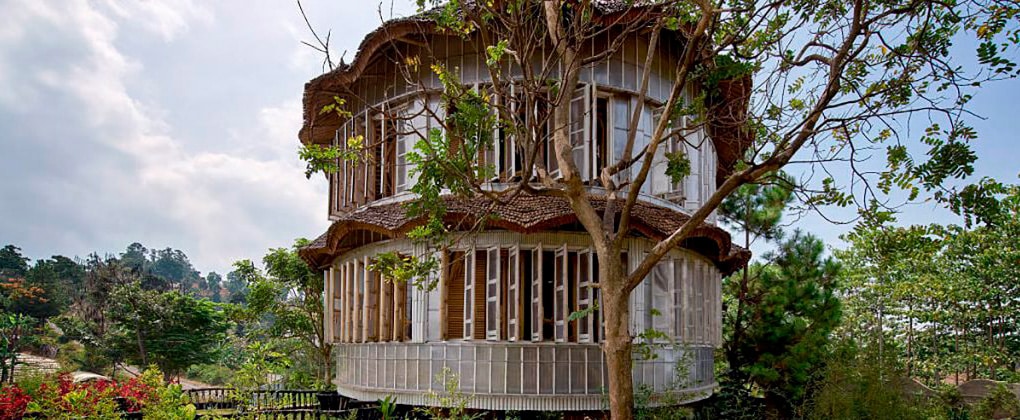 casa construída com plástico