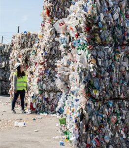Inovação: plásticos não recicláveis viram matéria-prima