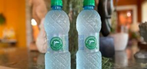Garrafa PET com 100% de energia limpa