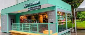 Loja de plástico, economia circular e Embalagens que viram passagens
