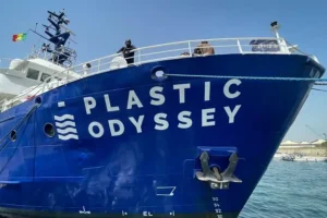 Navio da reciclagem, Estímulo à economia e Embalagem com PCR