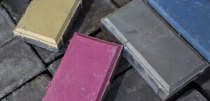 Tijoleira de plástico da vida a pavimento no Egito