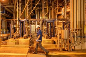 Emprego industrial perde força e apresenta queda