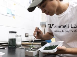 Novo bioplástico, Computador verde e Plástico que vira arte