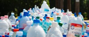 Quais são os principais tipos de plásticos usados na indústria?