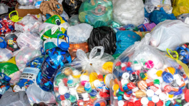 Foto de Marca de acessórios sustentáveis, Tampinhas plásticas e Embalagens de plástico 100% reciclado