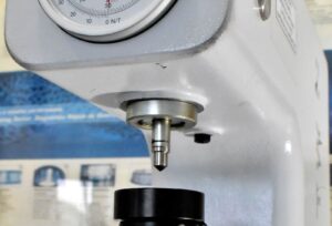A importância do durômetro na engenharia de materiais plásticos