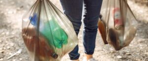 Programa reforça sustentabilidade com coleta de tampinhas plásticas, Camisa de time feita de plástico e milhões de garrafas plásticas coletadas