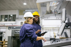 Indústria registra alta em faturamento, emprego e horas trabalhadas