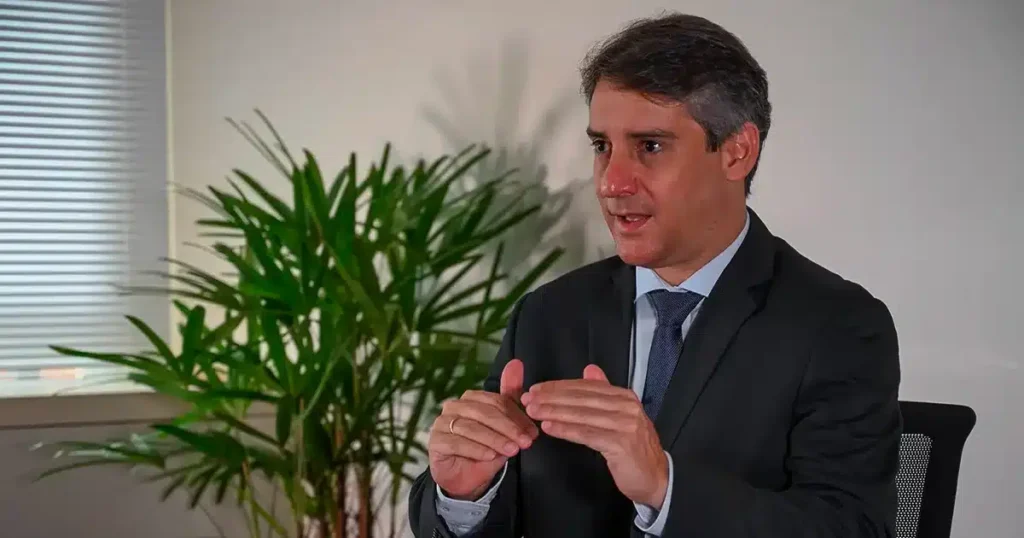 CNI projeta redução no crescimento da indústria em 2025