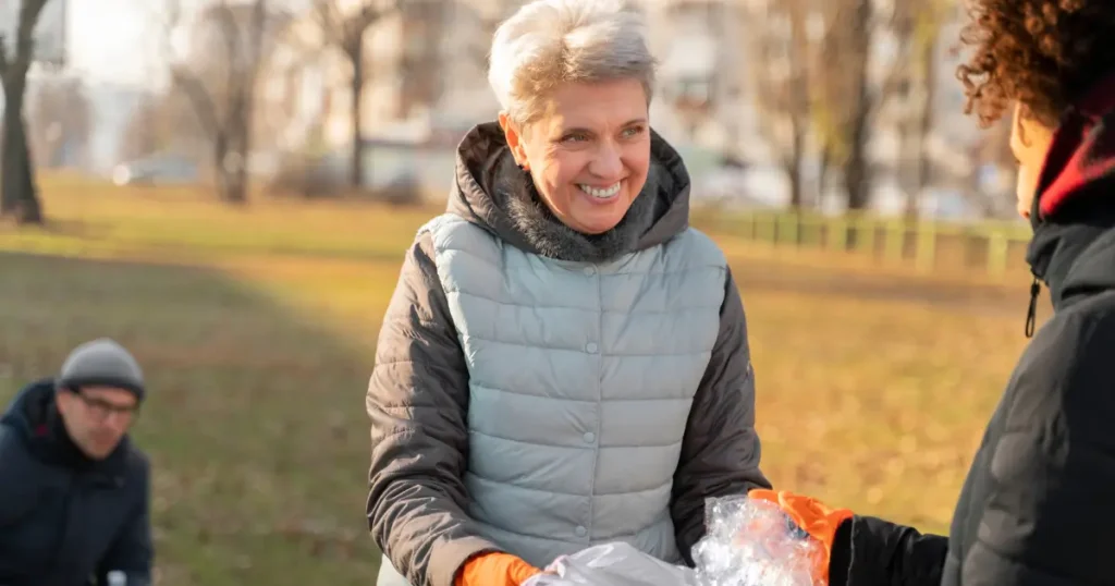 Pesquisa revela que brasileiros com mais de 60 anos reciclam mais