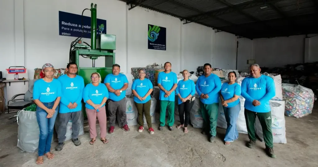 Plastic Bank Brasil e SC Johnson firmam parceria para ampliar a coleta de plásticos no Amazonas