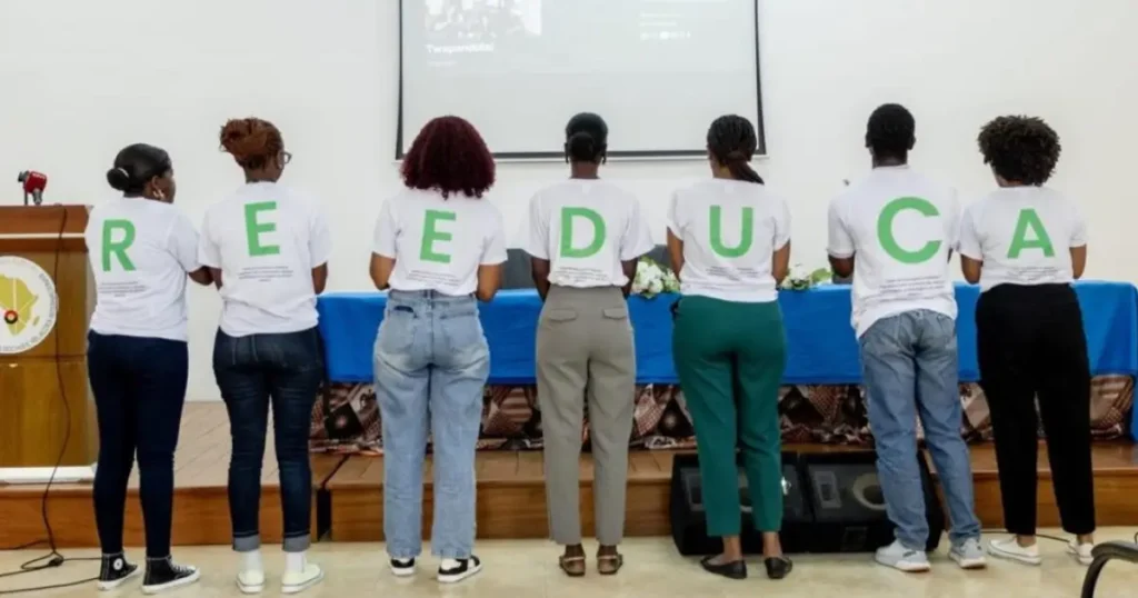 Angola lança programa de educação sobre plásticos 