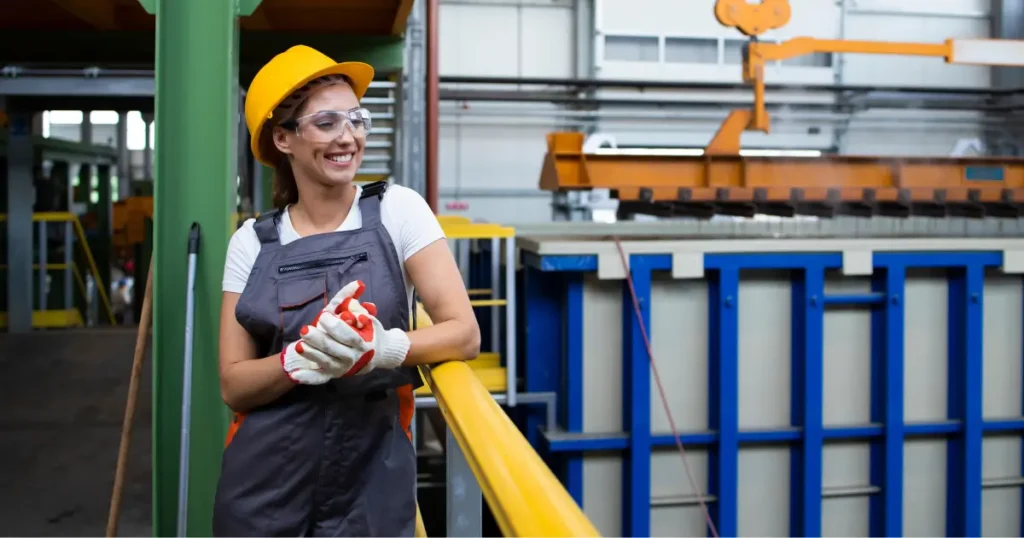 Participação feminina cresce no setor de plásticos e vence desafios históricos