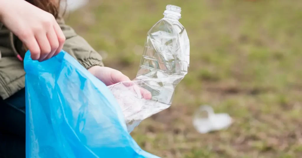 Projeto em SC busca ampliar a reciclagem de plástico de uso único