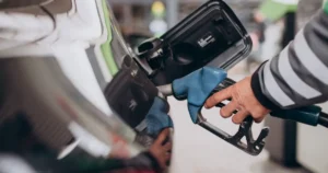 Capital do Peru transforma resíduos plásticos em combustíveis