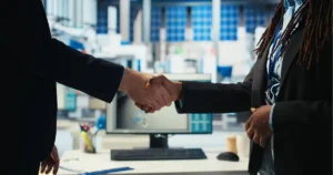 70% da decisão de compra B2B acontece antes do primeiro contato comercial: e sua indústria precisa estar nessa fase
