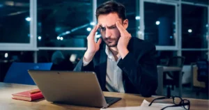 Por que o site industrial desatualizado está custando clientes que você nunca vai conhecer